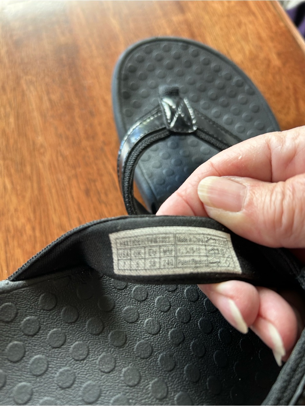 Vionic Women's Black Thong Sandals - Picture 4 of 4